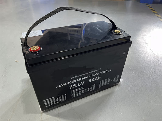 Baterai penyimpanan LiFePO4 surya 12.8V 100Ah 1280Wh 25.6V 50Ah untuk Mobil Mobil Caravan Camping RV Car